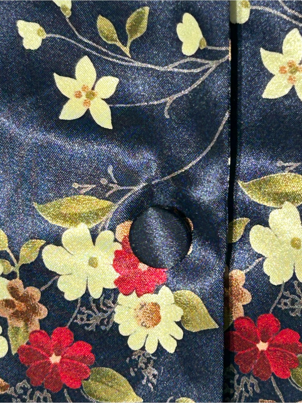 Chance Encounters Women's Floral Silky Button Front Pajama Top Navy Floral Sz 1X - Picture 3 of 13